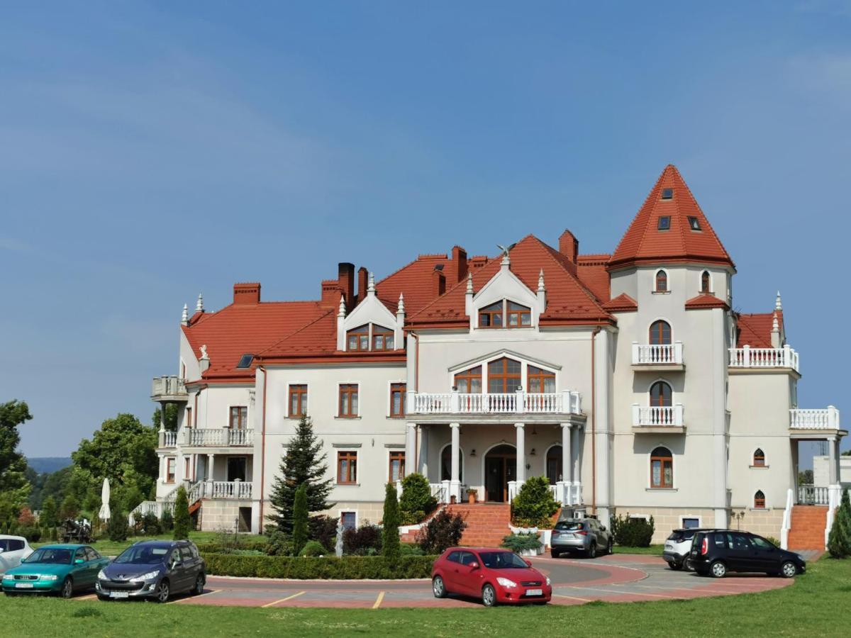 Palac Koronny Noclegi & Wypoczynek Wodzislaw Ngoại thất bức ảnh
